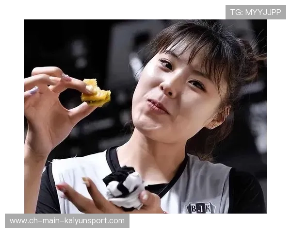 李月汝分享伤后自拍：裙子与护具同框，期待早日归队，李月汝美照