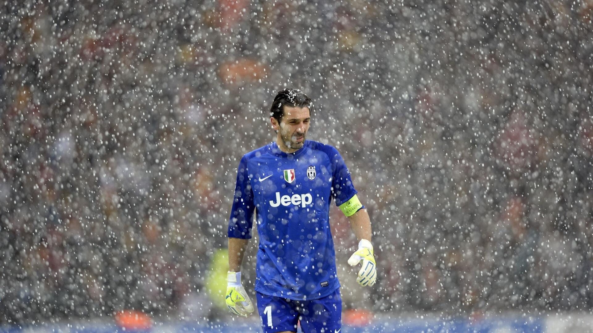 冠军教练接受采访剖析夺冠背后的细致准备工作，采访冠军教练的问题